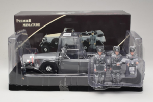 Mercedes G4 6-Wheels Schwarz With Figures Signature Models 1:18 38202 Metall – Bild 3 von 3