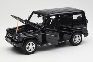 Mercedes G500 W463 Schwarz AUTOart 1:18 76216 Metall – Bild 2 von 8