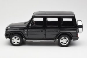 Mercedes G500 W463 Schwarz AUTOart 1:18 76216 Metall – Bild 4 von 8