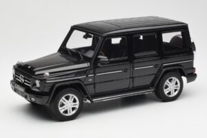 Mercedes G500 W463 Schwarz AUTOart 1:18 76216 Metall