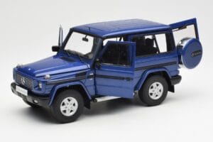 Mercedes G500 W463 SWB Blau AUTOart 1:18 76114 Metall – Bild 2 von 8