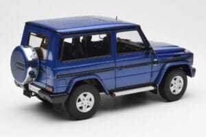 Mercedes G500 W463 SWB Blau AUTOart 1:18 76114 Metall – Bild 3 von 8