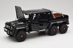 Mercedes AMG G63 W463 6x6 Gloss Schwarz AUTOart 1:18 76306 Komposit – Bild 2 von 8