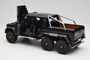 Mercedes AMG G63 W463 6x6 Gloss Schwarz AUTOart 1:18 76306 Komposit – Bild 5 von 8