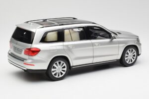 Mercedes GL-Class X166 Iridium Silber Metallic Norev 1:18 B66960097 Metall – Bild 3 von 8
