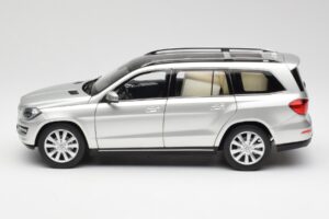Mercedes GL-Class X166 Iridium Silber Metallic Norev 1:18 B66960097 Metall – Bild 4 von 8