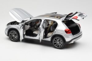 Mercedes GLA X156 Polar Silber Metallic Norev 1:18 B66960267 Metall – Bild 5 von 8
