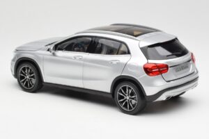 Mercedes GLA X156 Polar Silber Metallic Norev 1:18 B66960267 Metall – Bild 7 von 8