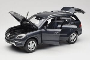 Mercedes M-Class W164 Grey Metallic Minichamps 1:18 100030100 Metall – Bild 2 von 8