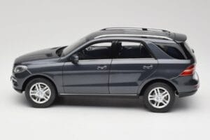 Mercedes M-Class W164 Grey Metallic Minichamps 1:18 100030100 Metall – Bild 4 von 8