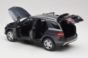 Mercedes M-Class W164 Grey Metallic Minichamps 1:18 100030100 Metall – Bild 5 von 8
