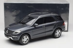 Mercedes M-Class W164 Grey Metallic Minichamps 1:18 100030100 Metall – Bild 8 von 8