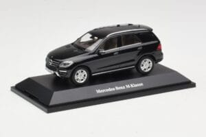 Mercedes M-Class W166 Obsidian Black Metallic Minichamps 1:43 B66960060 Metall – Bild 2 von 4