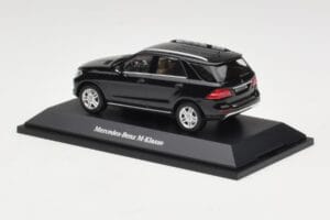 Mercedes M-Class W166 Obsidian Black Metallic Minichamps 1:43 B66960060 Metall – Bild 3 von 4