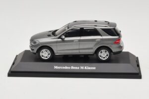 Mercedes M-Class W166 Palladium Silver Metallic Minichamps 1:43 B66960061 Metall