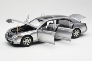 Maybach 62 LWB Himalaya Silber Dealer Edition AUTOart 1:18 B66962178 Metall – Bild 2 von 8