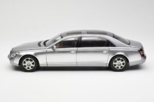 Maybach 62 LWB Himalaya Silber Dealer Edition AUTOart 1:18 B66962178 Metall – Bild 4 von 8
