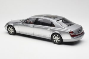 Maybach 62 LWB Himalaya Silber Dealer Edition AUTOart 1:18 B66962178 Metall – Bild 7 von 8