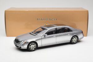 Maybach 62 LWB Himalaya Silber Dealer Edition AUTOart 1:18 B66962178 Metall – Bild 8 von 8