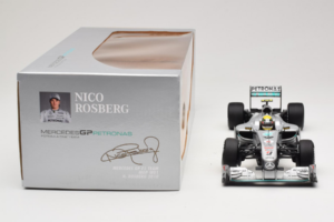 Mercedes MGP W01 #4 N. Rosberg Mercedes GP 2010 Minichamps 1:18 110100004 Metall – Bild 6 von 7