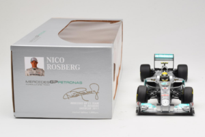 Mercedes MGP W02 #8 N. Rosberg Mercedes GP Showcar 2011 Minichamps 1:18 110110078 Metall – Bild 6 von 7