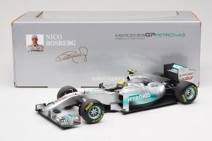 Mercedes MGP W02 #8 N. Rosberg Mercedes GP Showcar 2011 Minichamps 1:18 110110078 Metall – Bild 7 von 7