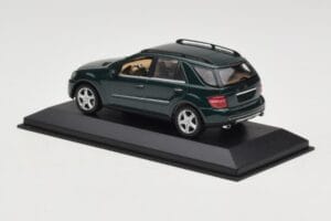 Mercedes ML 500 W164 Dunkelgrün Minichamps 1:43 400034500 Metall – Bild 3 von 4