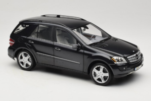 Mercedes ML W164 Obsidian Black Händler Edition Minichamps 1:18 B66962321 Metall – Bild 6 von 8