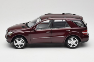 Mercedes ML W164 Red Metallic Minichamps 1:18 150034500 Metall – Bild 4 von 8