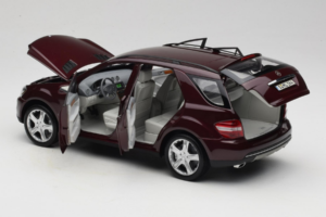 Mercedes ML W164 Red Metallic Minichamps 1:18 150034500 Metall – Bild 5 von 8