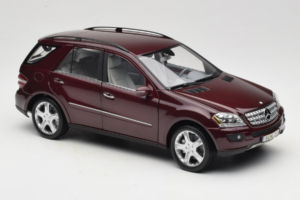Mercedes ML W164 Red Metallic Minichamps 1:18 150034500 Metall – Bild 6 von 8