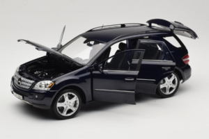 Mercedes ML W164 Tanzanite Blue Händler Edition Minichamps 1:18 B66962322 Metall – Bild 2 von 8