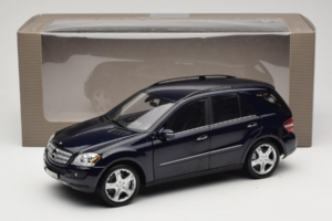 Mercedes ML W164 Tanzanite Blue Händler Edition Minichamps 1:18 B66962322 Metall – Bild 8 von 8