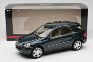 Mercedes ML W164 Green Metallic Minichamps 1:18 150034502 Metall – Bild 8 von 8