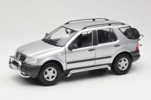 Mercedes ML320 W163 Silber Maisto 1:18 50319 Metall