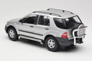Mercedes ML320 W163 Silber Maisto 1:18 50319 Metall – Bild 7 von 8