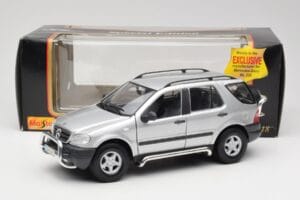 Mercedes ML320 W163 Silber Maisto 1:18 50319 Metall – Bild 8 von 8