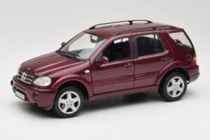 Mercedes ML55 AMG W163 Rot Maisto 1:18 50348 Metall