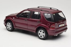 Mercedes ML55 AMG W163 Rot Maisto 1:18 50348 Metall – Bild 7 von 8