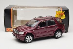 Mercedes ML55 AMG W163 Rot Maisto 1:18 50348 Metall – Bild 8 von 8