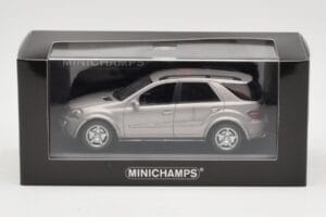 Mercedes ML63 AMG W164 Grau Metallic Minichamps 1:43 400034570 Metall – Bild 4 von 4