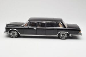 Mercedes 600 Pullman W100 Schwarz AUTOart 1:18 76197 Metall – Bild 4 von 8