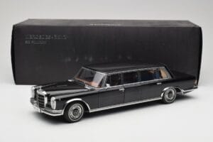 Mercedes 600 Pullman W100 Schwarz AUTOart 1:18 76197 Metall – Bild 8 von 8