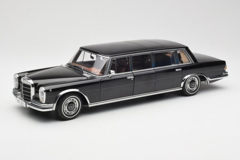 Mercedes 600 Pullman W100 Schwarz AUTOart 1:18 76197 Metall