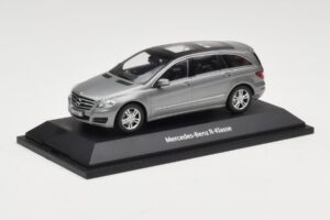 Mercedes R-Class W251 Palladium Silver Metallic Minichamps 1:43 B66960055 Metall – Bild 2 von 4