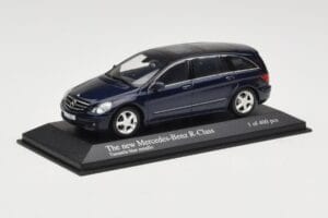 Mercedes R-Class W251 Tanzanite Blue Minichamps 1:43 B66962215 Metall – Bild 2 von 4