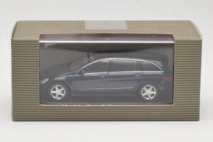Mercedes R-Class W251 Tanzanite Blue Minichamps 1:43 B66962215 Metall – Bild 4 von 4