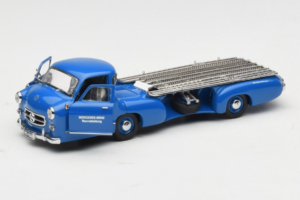 Mercedes Renntransporter Blue Wonder CMC 1:43 M-036K Metall – Bild 2 von 8