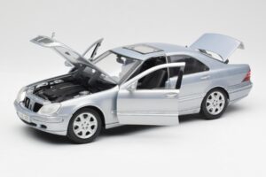 Mercedes S-Class W220 Hellblau Maisto 1:18 56050 Metall – Bild 2 von 8