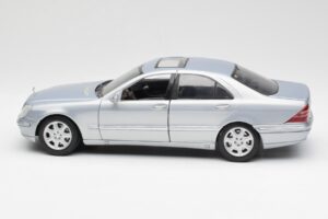 Mercedes S-Class W220 Hellblau Maisto 1:18 56050 Metall – Bild 4 von 8